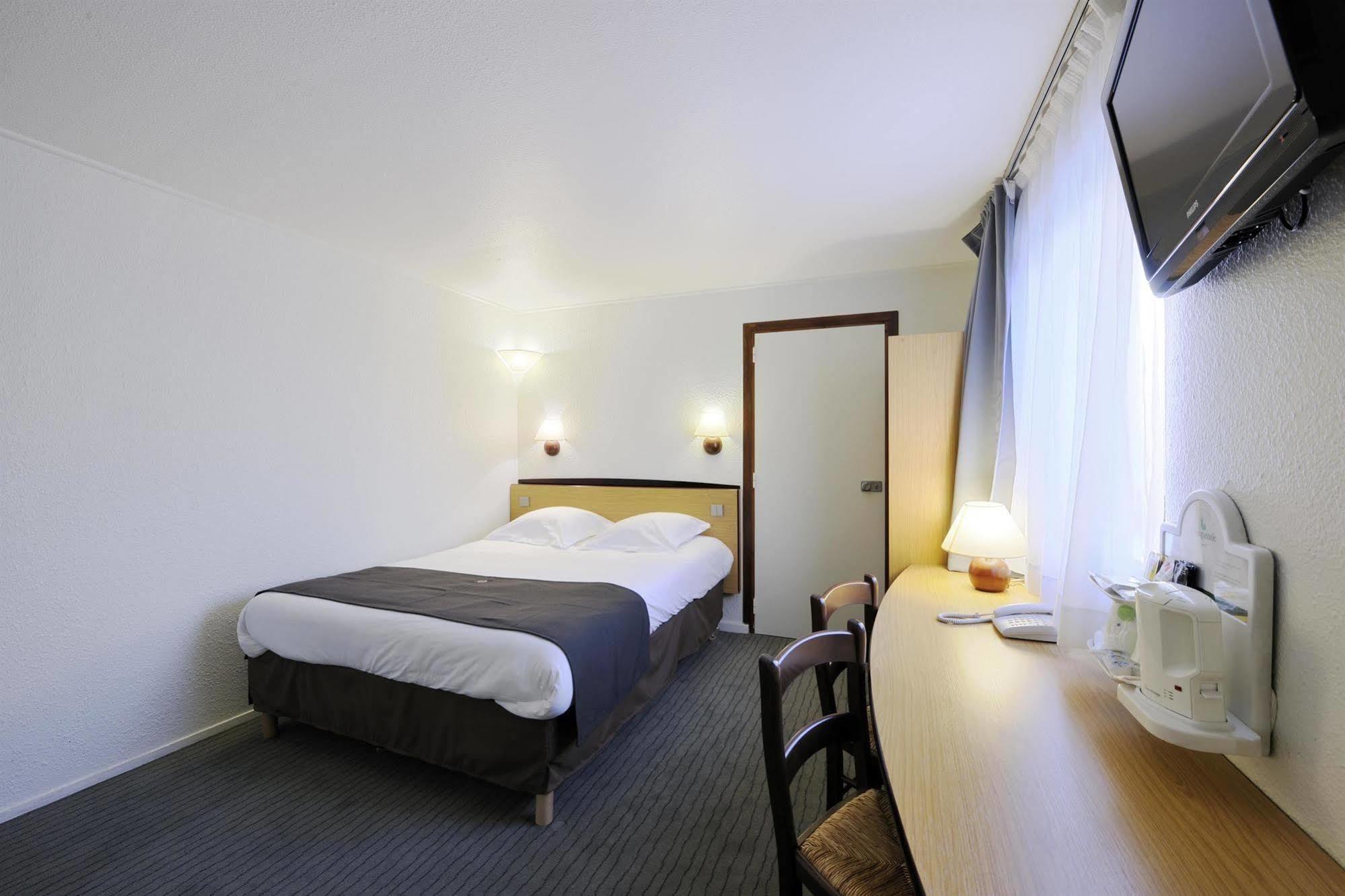 Hotel Campanile Paris Nord - Ouen - Pleyel 3*